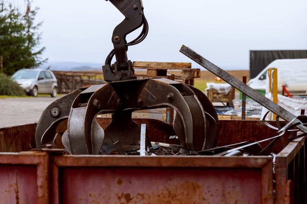 Matériel de manutention et de recyclage : les grappins mécaniques